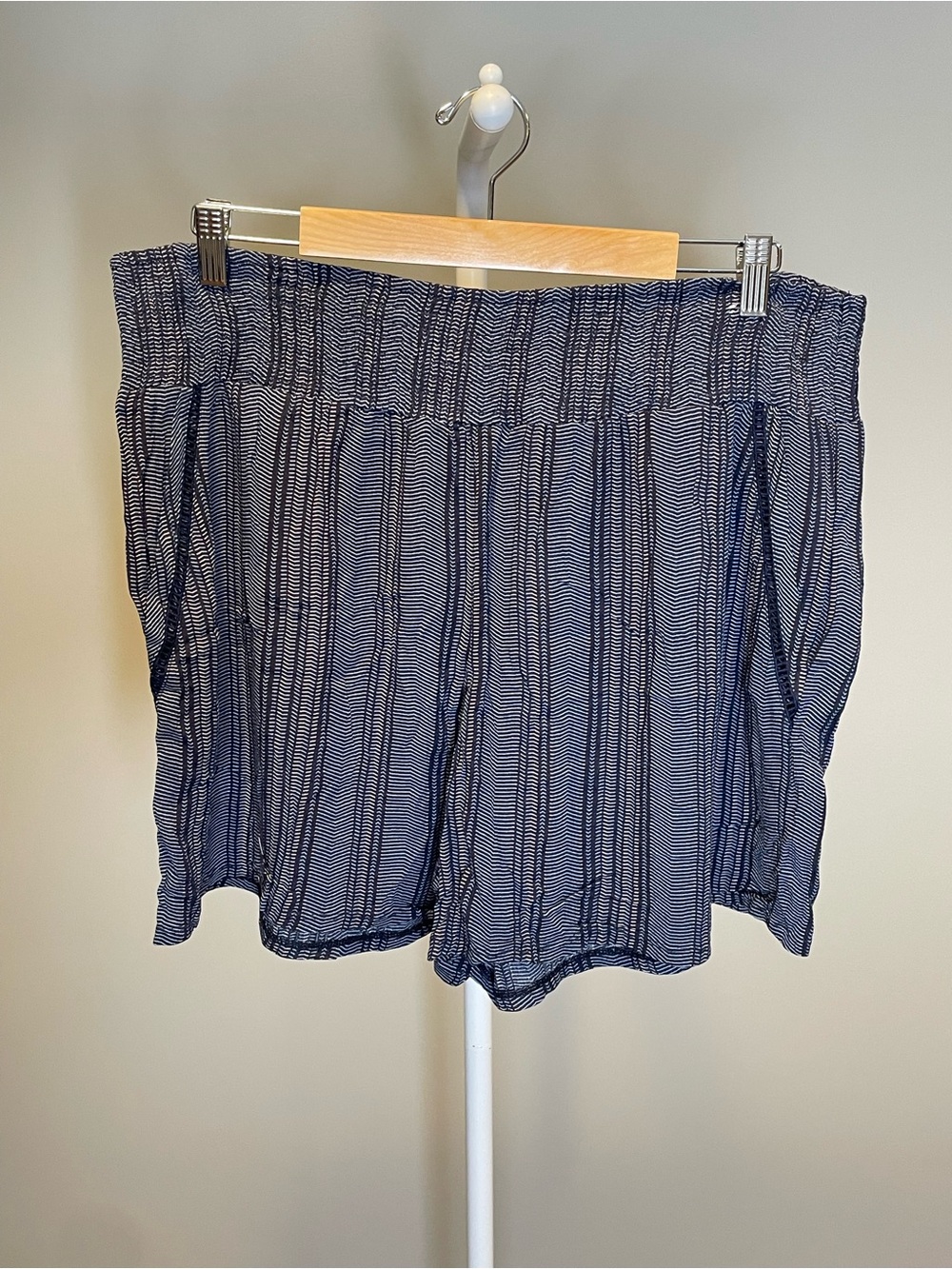 Three Dots Navy Blue and White Patterned Women’s Shorts